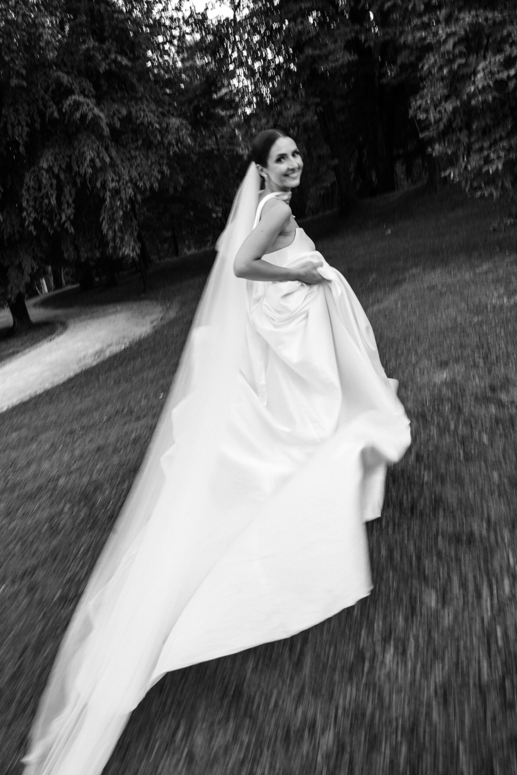 happy bride wedding photography