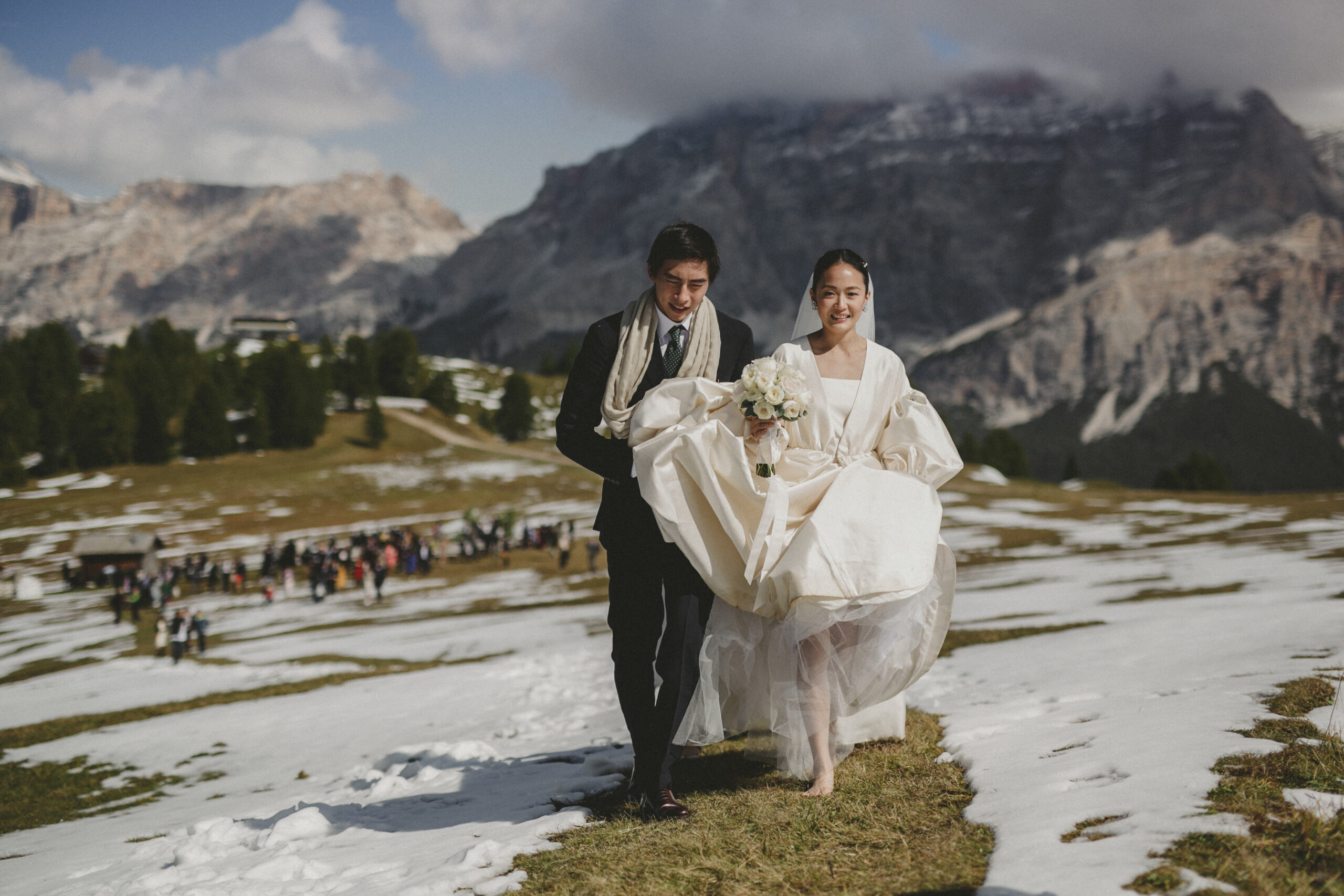 A snowy Dolomites Wedding photographer in italy