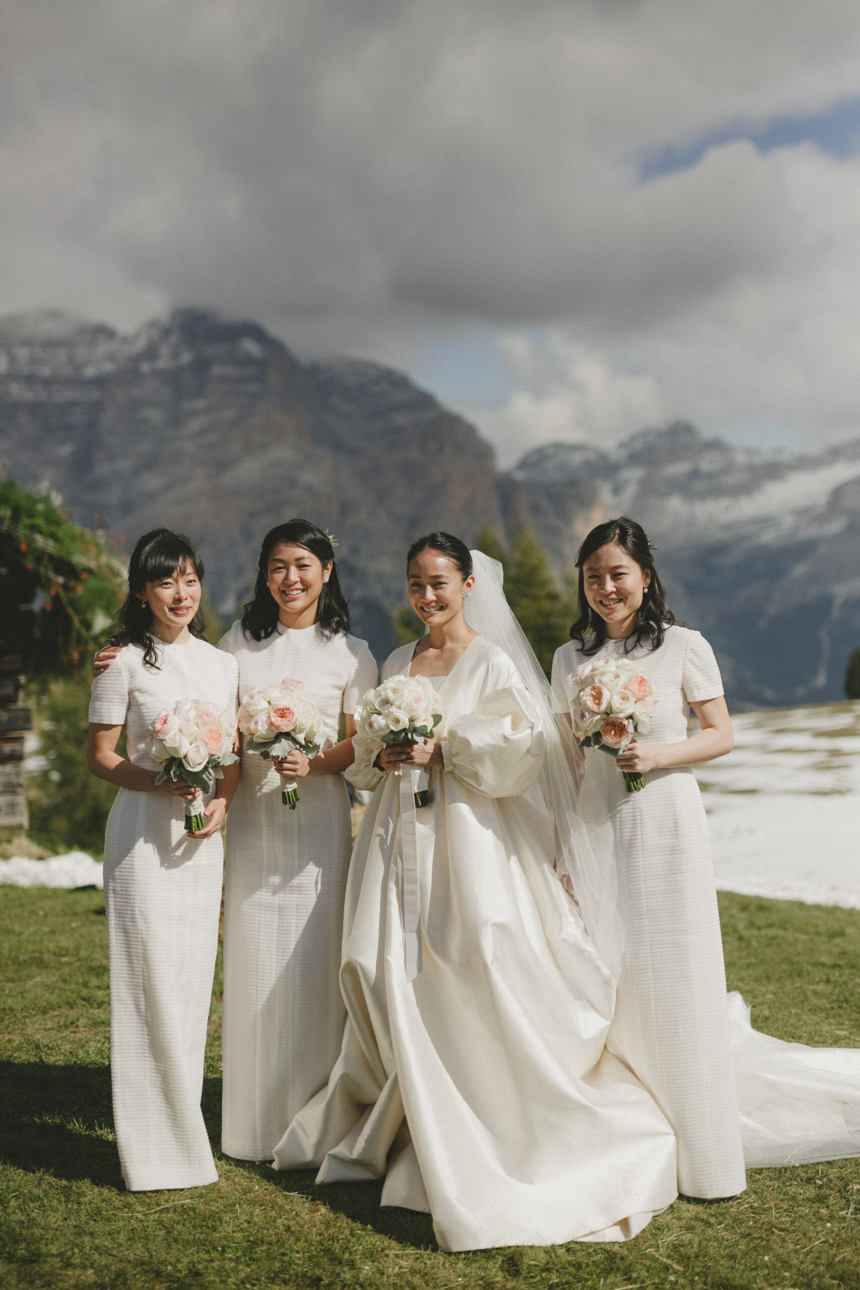 A snowy Dolomites Wedding photographer in italy