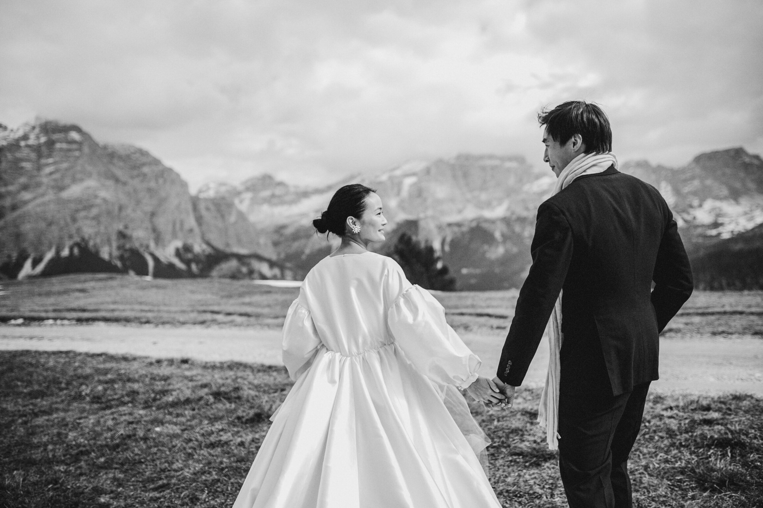 A snowy Dolomites Wedding photographer in italy