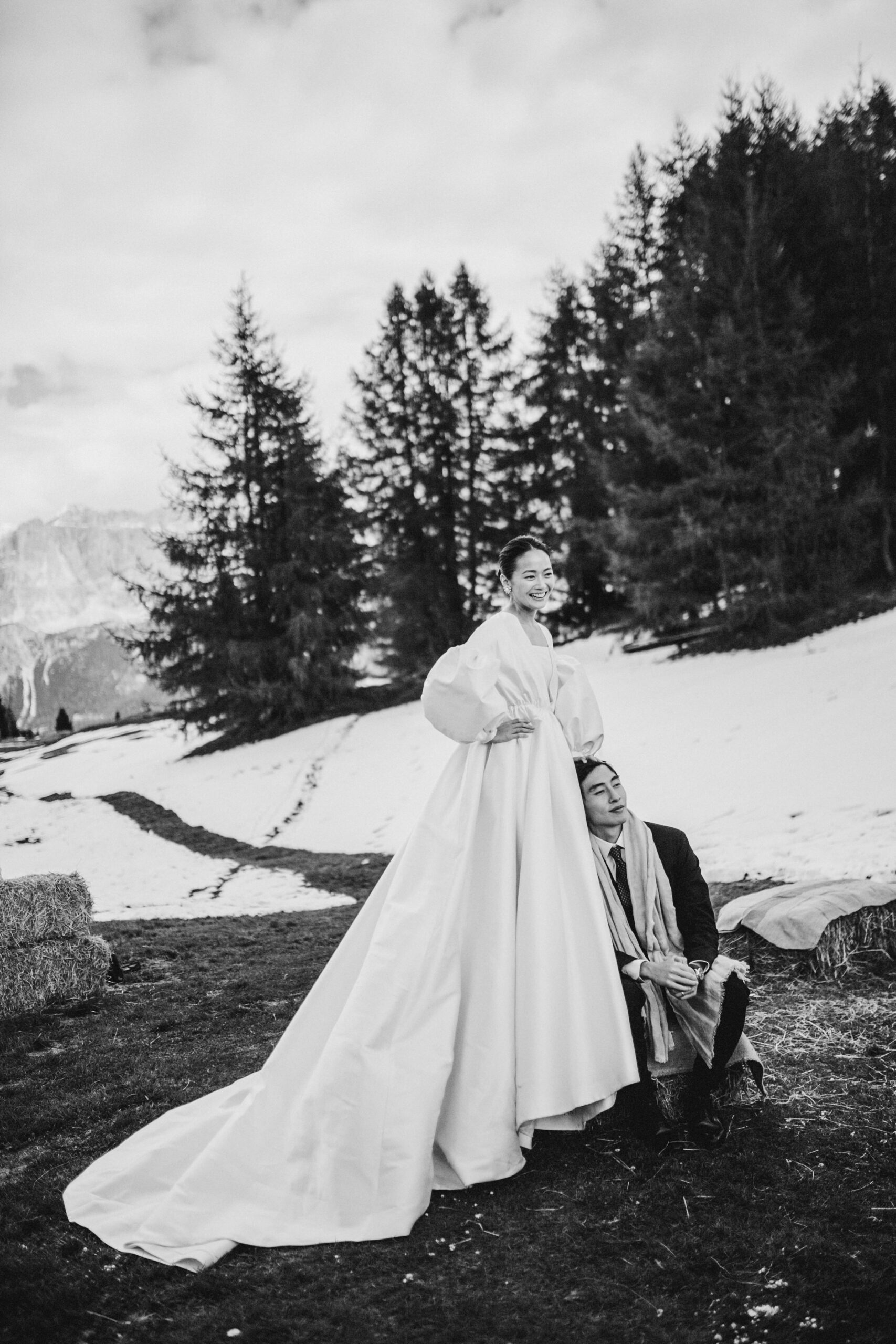 A snowy Dolomites Wedding photographer in italy